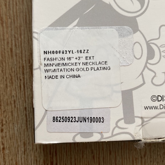 Mickey 90 Years Necklace - Picture 4 of 4